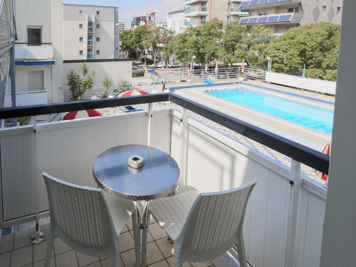 Hotel Blue Marine Lignano Sabbiadoro Exterior photo